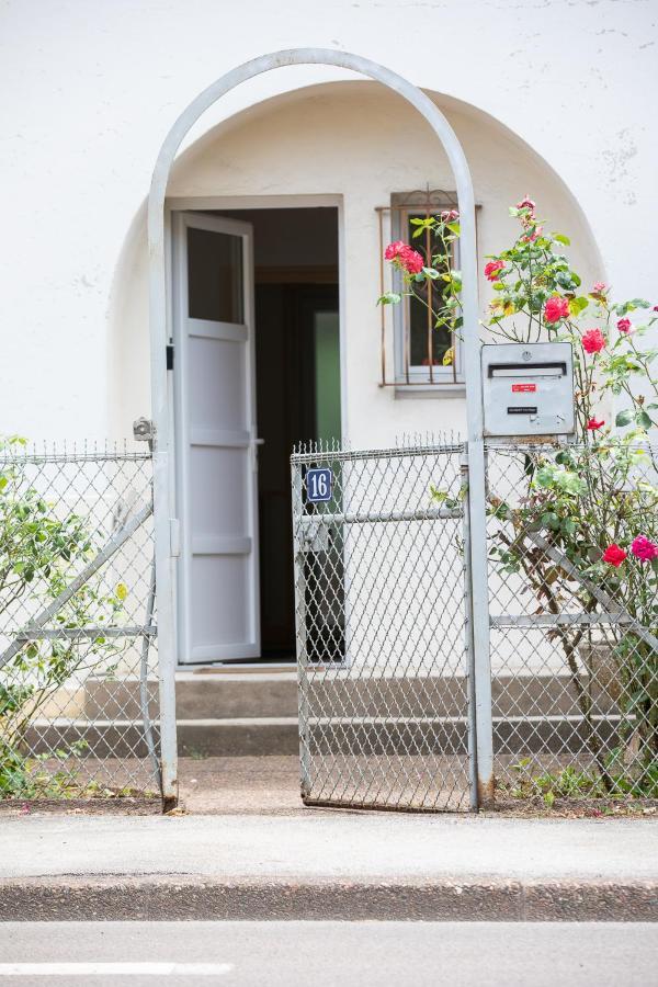 Le Coquet Chez Maguy Maison De Ville Avec Jardin Besançon Zewnętrze zdjęcie